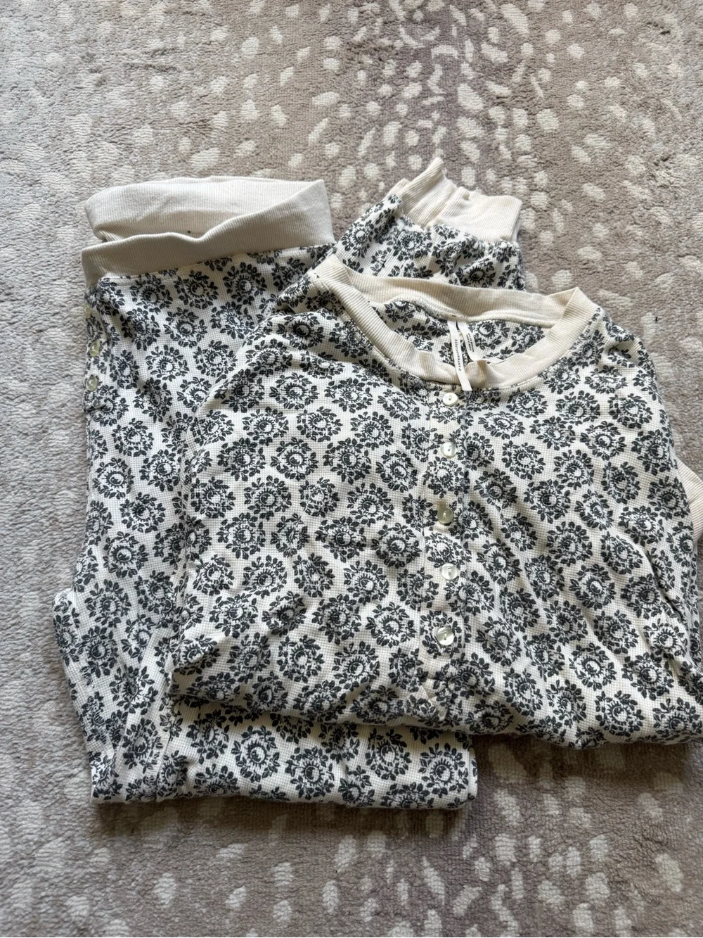 Anthropologie Women’s Cream and Black Pattern Pajama Set